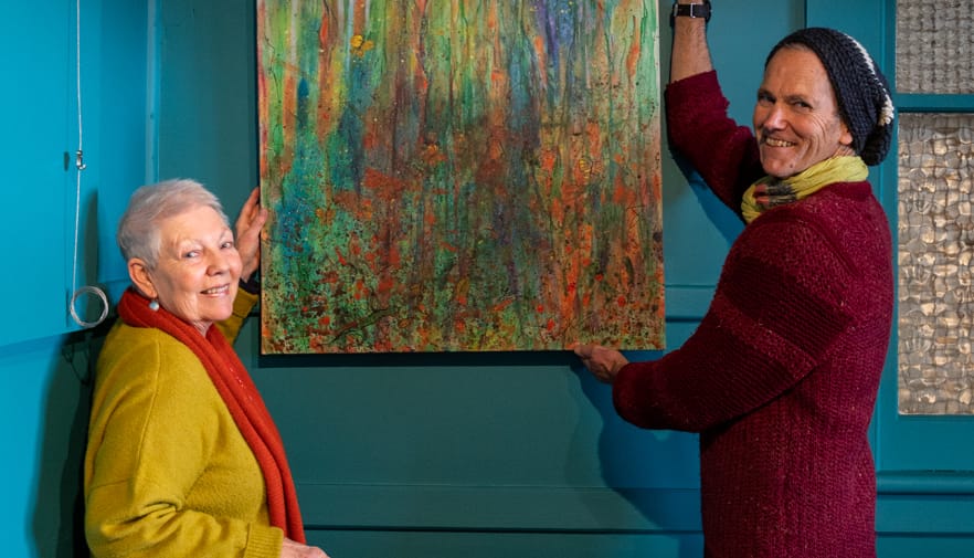 Gallery offers Mt Worth art