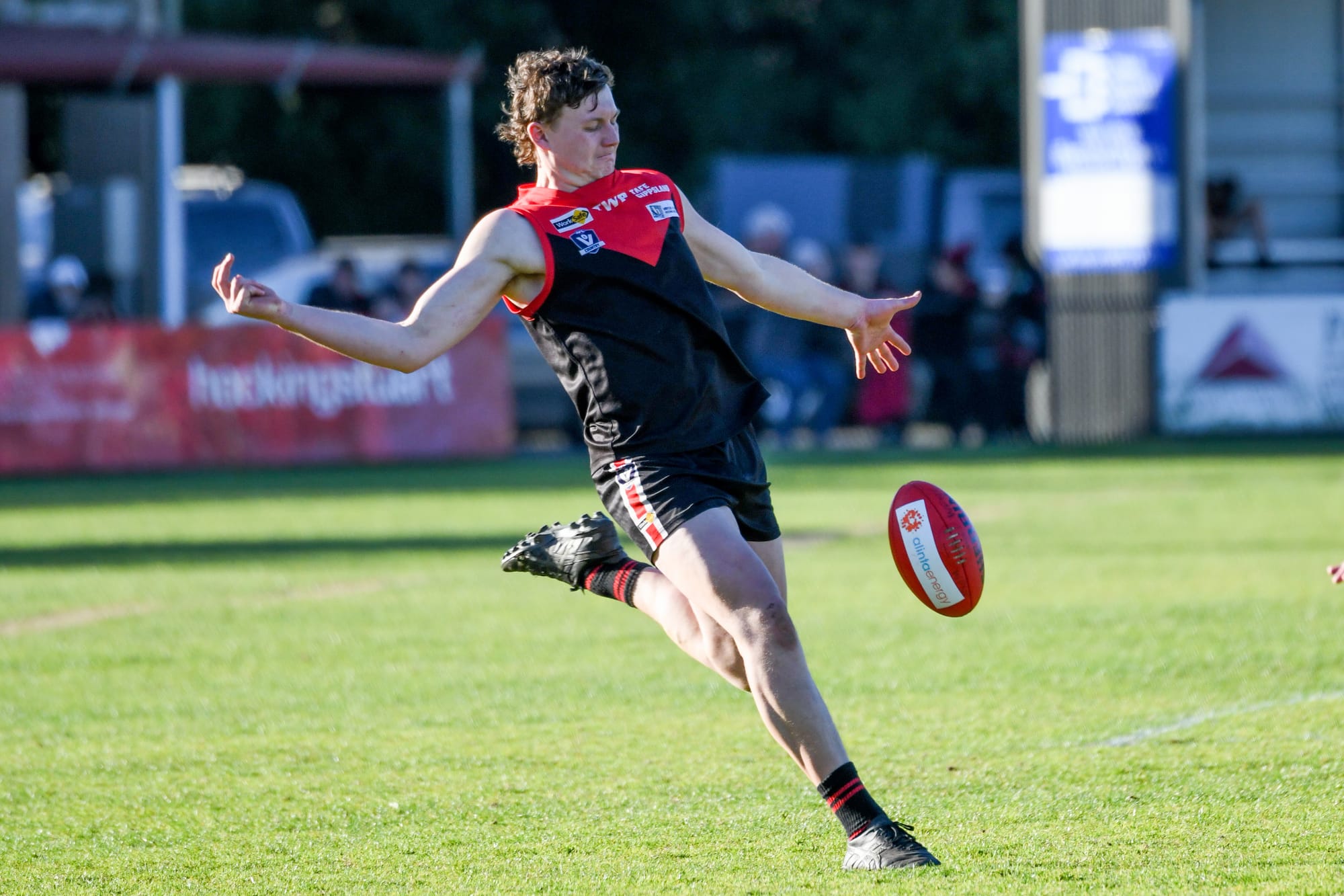 Gulls thirds roll into finals