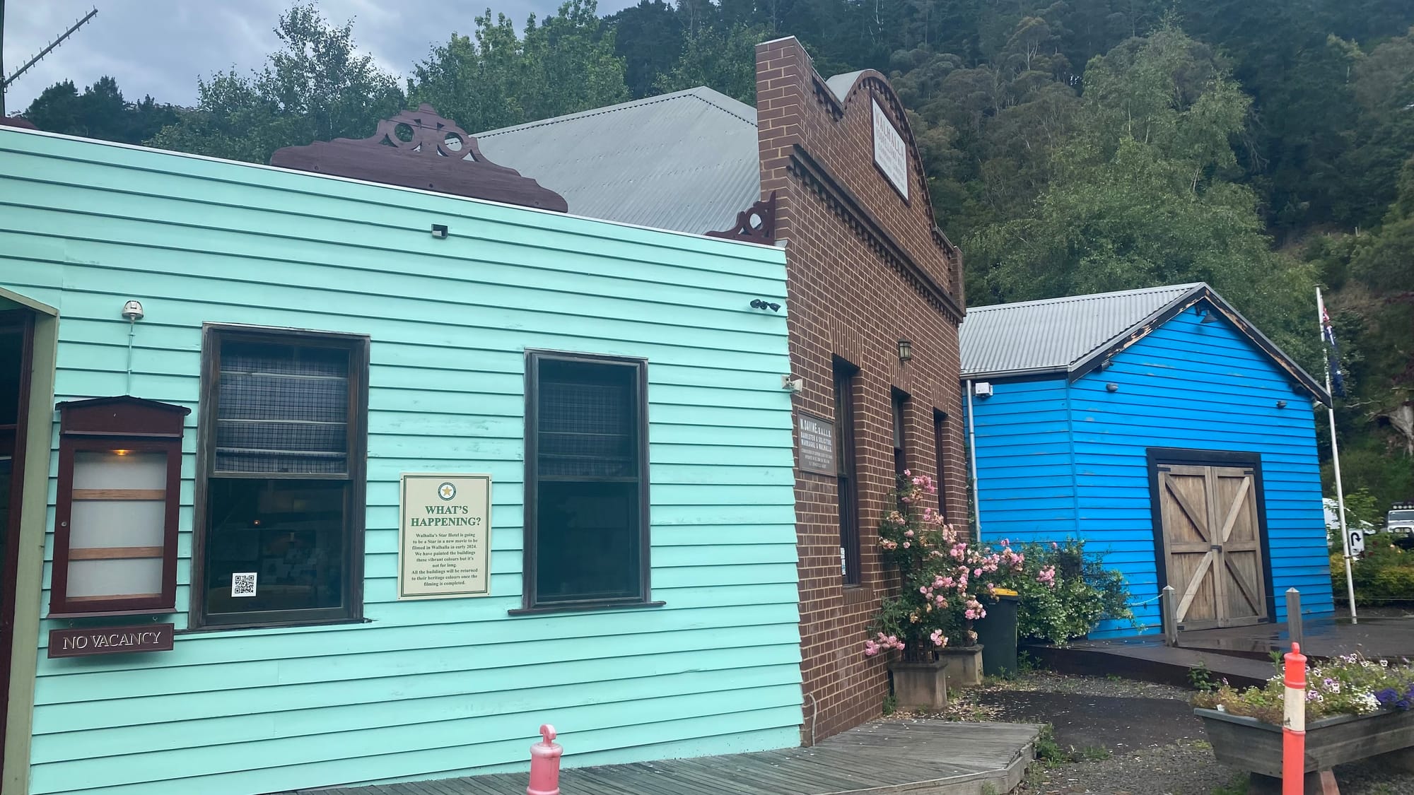 Wal-Hollywood mania!