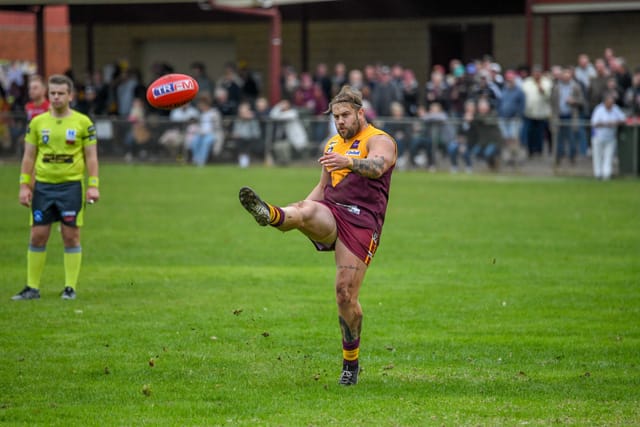 Football- Drouin Vs Warragul (Seniors) 18-04-21 