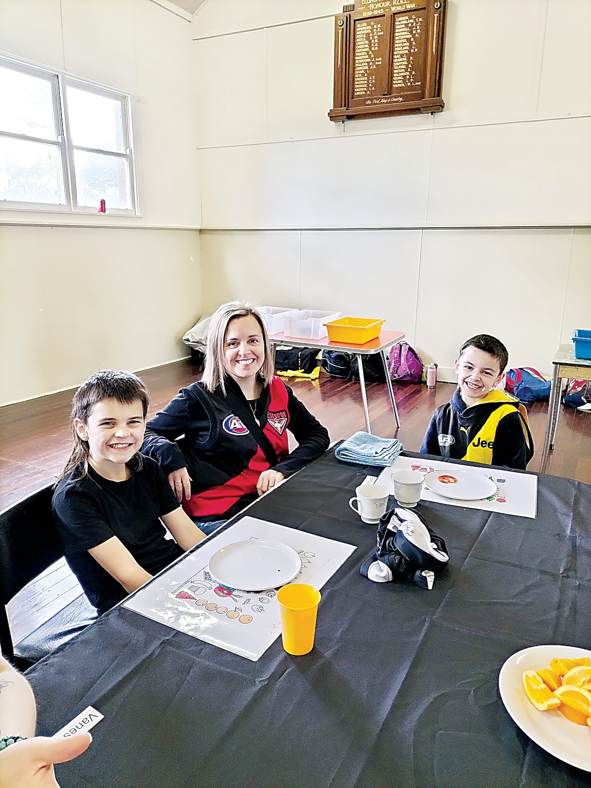 Emily Oldham had pies for lunch with sons Tate and Zayne.