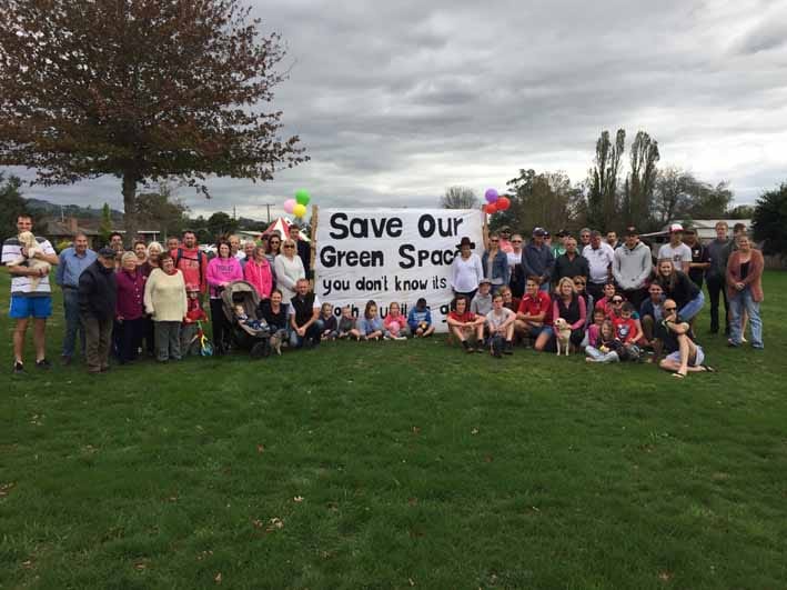 Residents oppose Trafalgar park sale