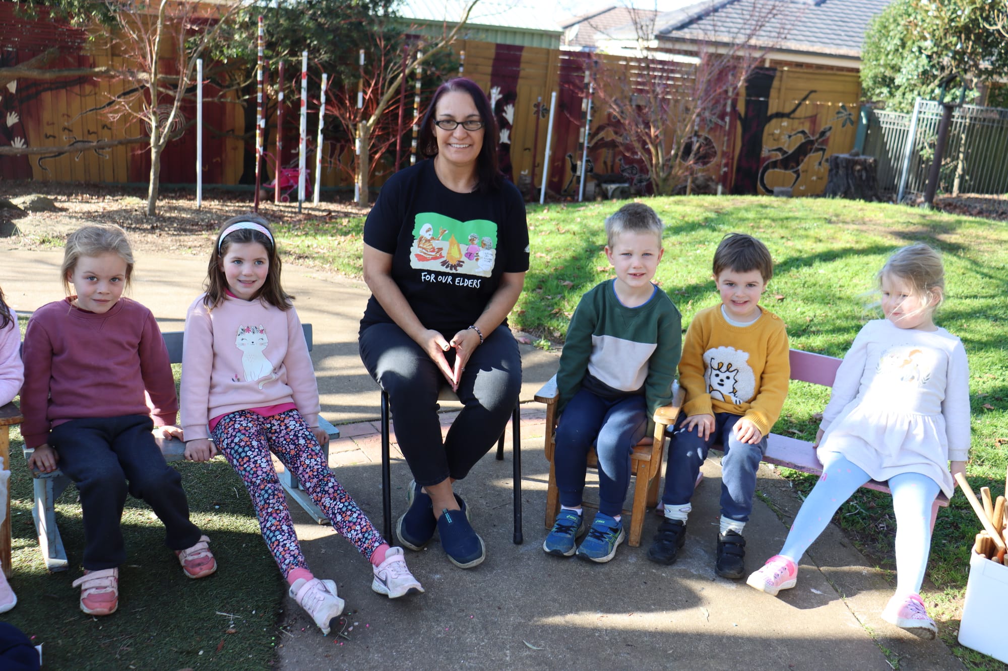 Willow Spiegal, Hazel Harris, Susan Simpson, Henry Beasley, Robin Cuthbertson and Evie Davis learn about NAIDOC week.