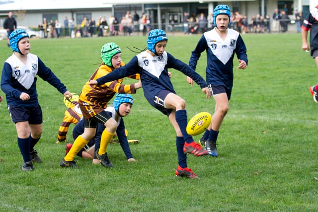 Football SE Juniors U10s Blues v Warranor - 24042021