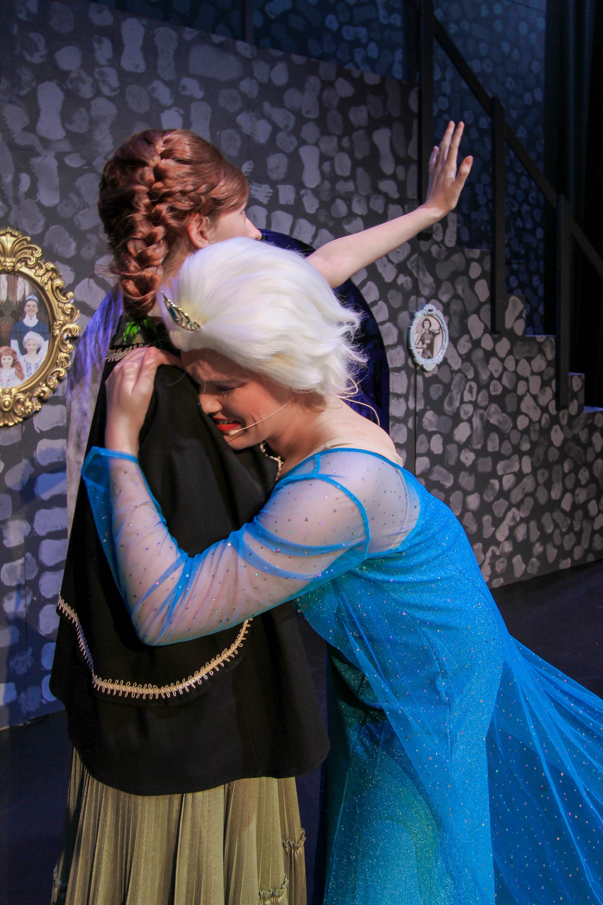 AJ Glaister and Rachel Baker showcased the bond of sisterhood during their performances and Elsa and Anna.