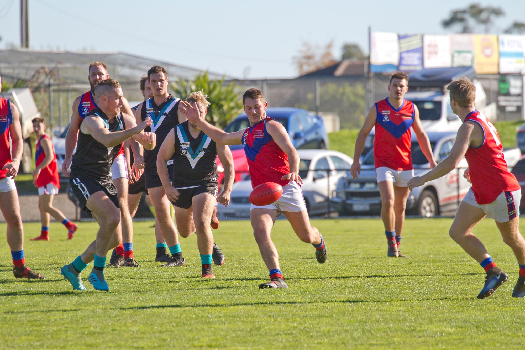 Local rivals battle it out for cup in EDFNL round one