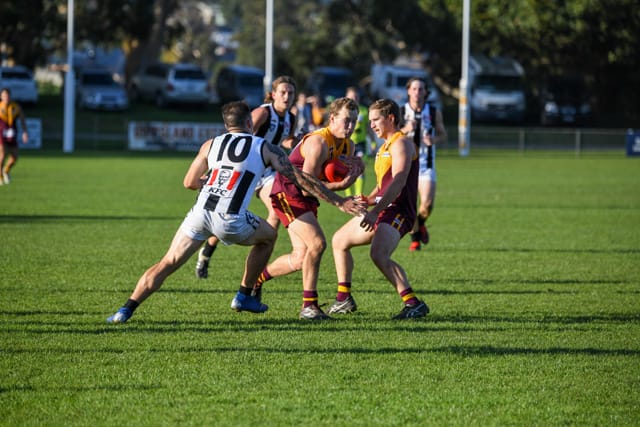 Football GFNL Drouin Vs. Sale (Seniors) - 08.05.2021