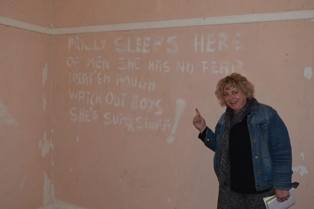 House with old messages 