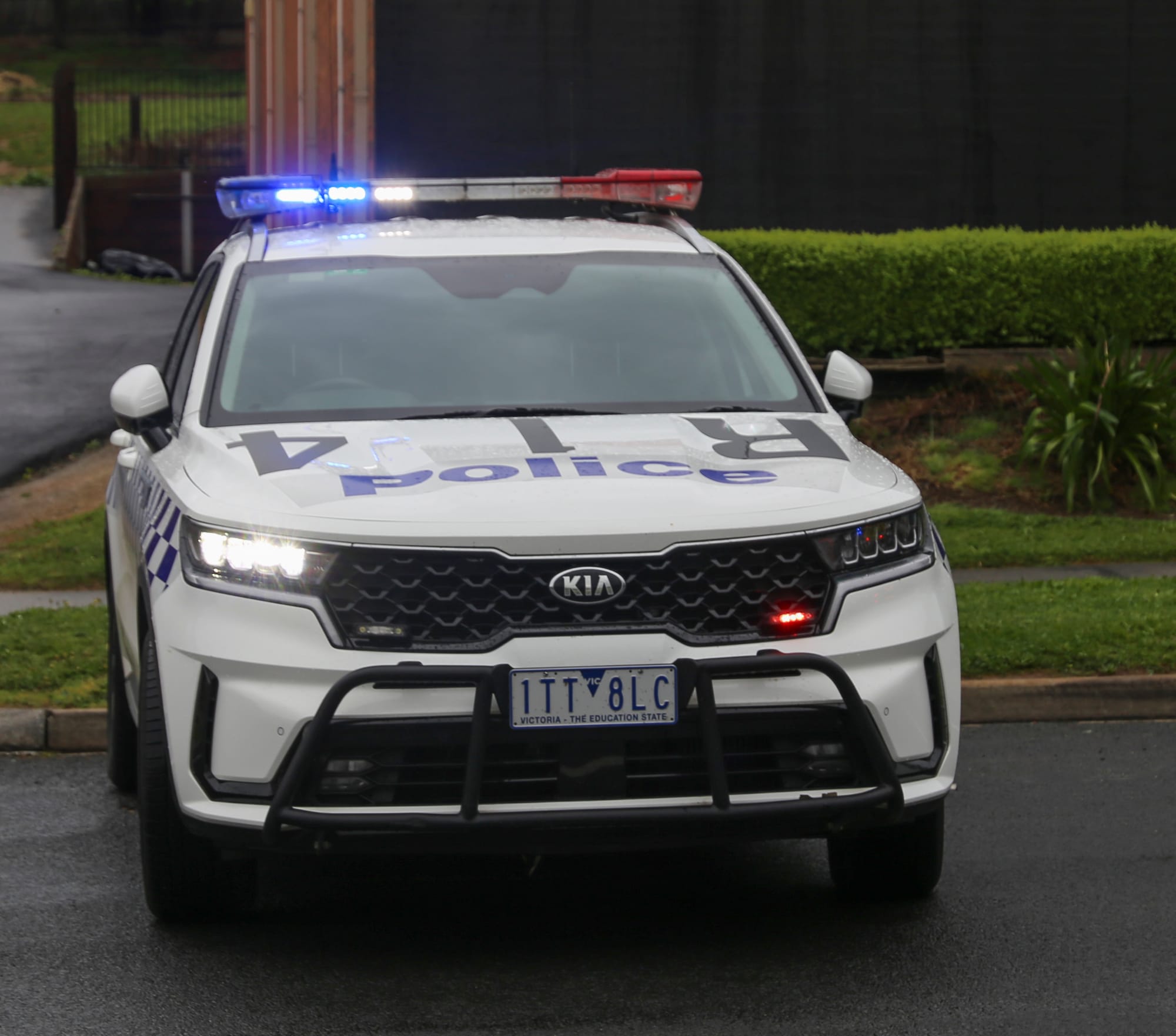 Jewellery and cash stolen