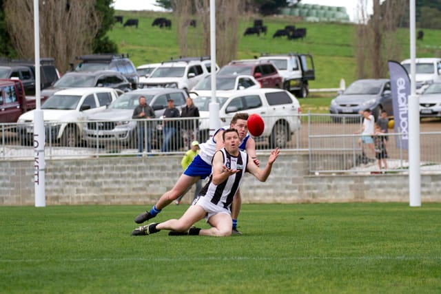 Football EDFL Seniors Neerim South Vs. Poowong - 08.05.2021 