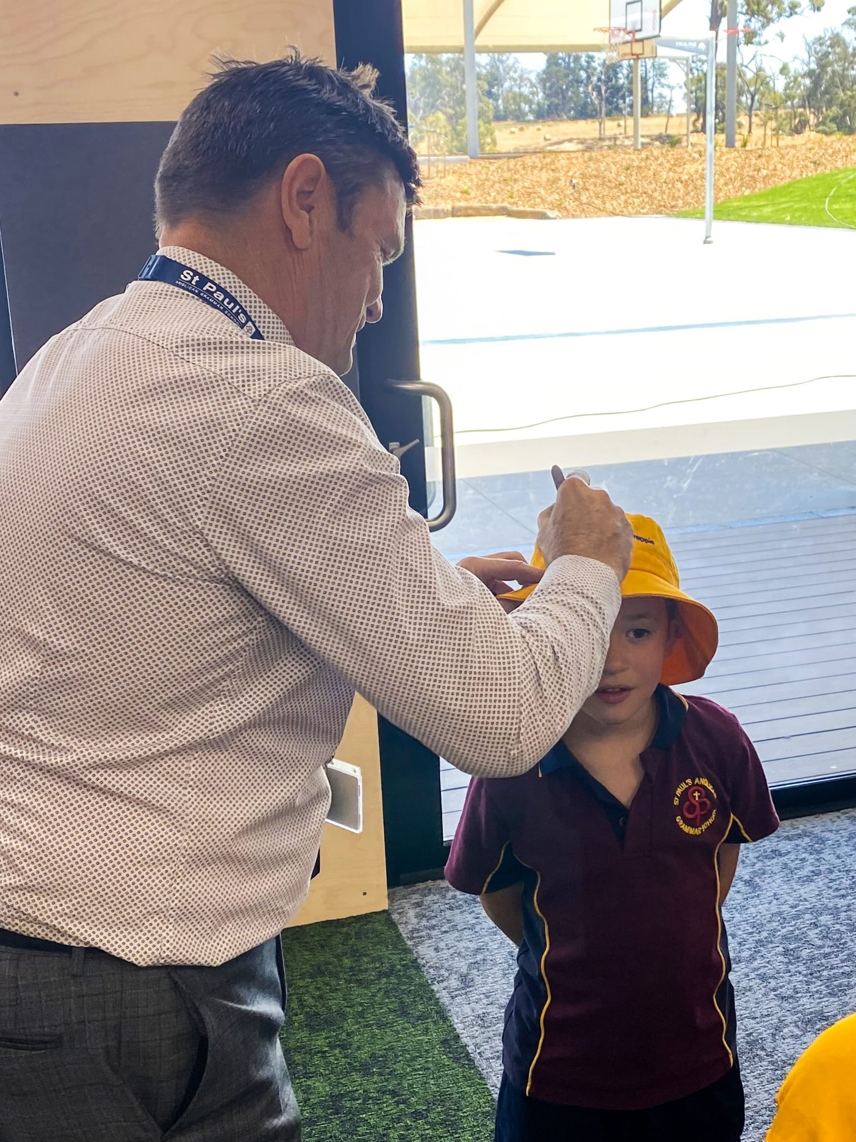 St Paul's preps cross over