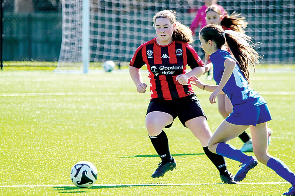 United juniors dominate post image