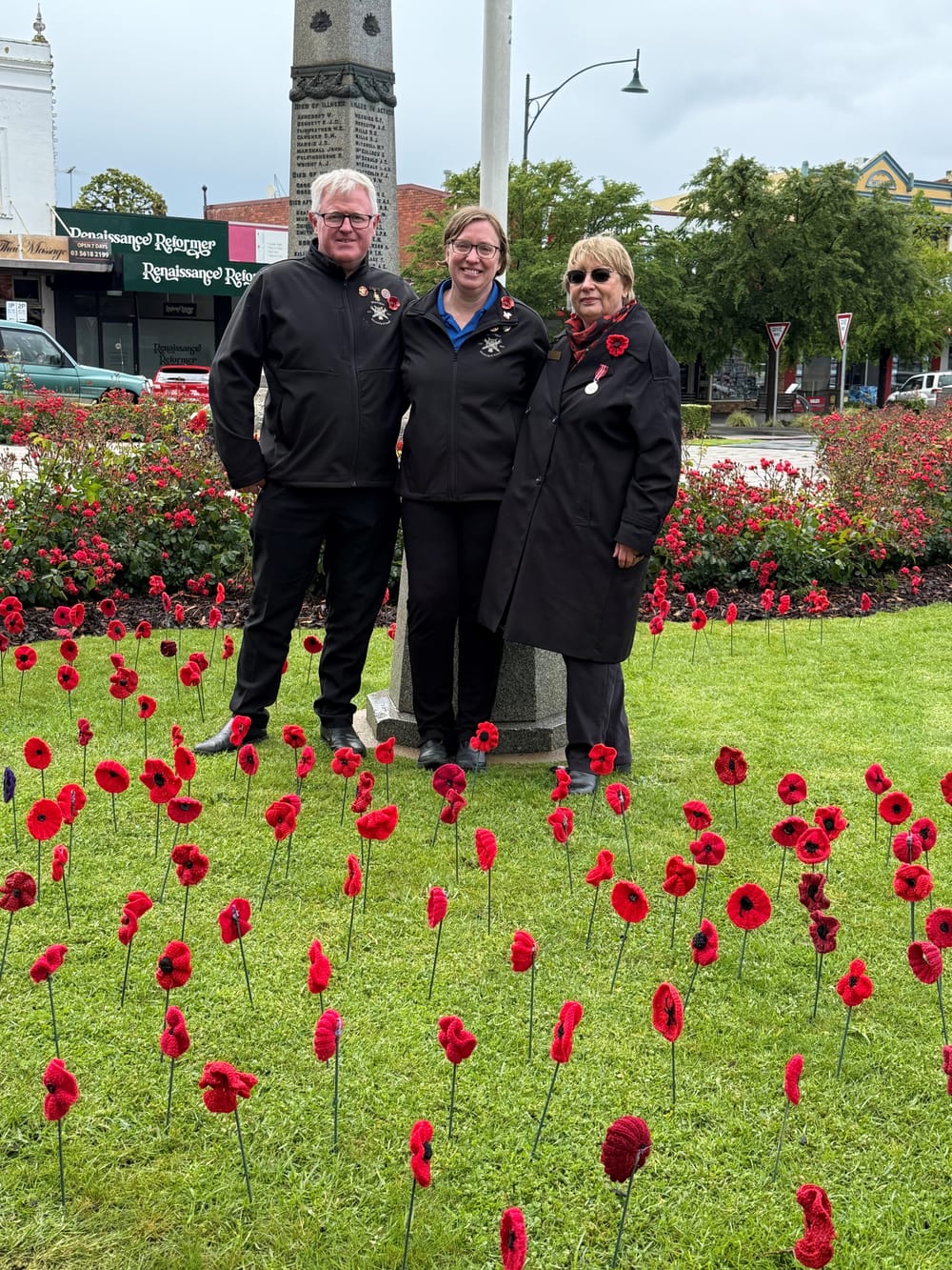 Crowds brave weather post image