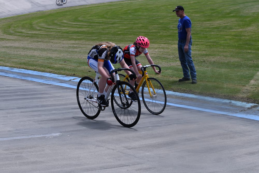 Cyclists flock to Warragul Velodrome for track series post image