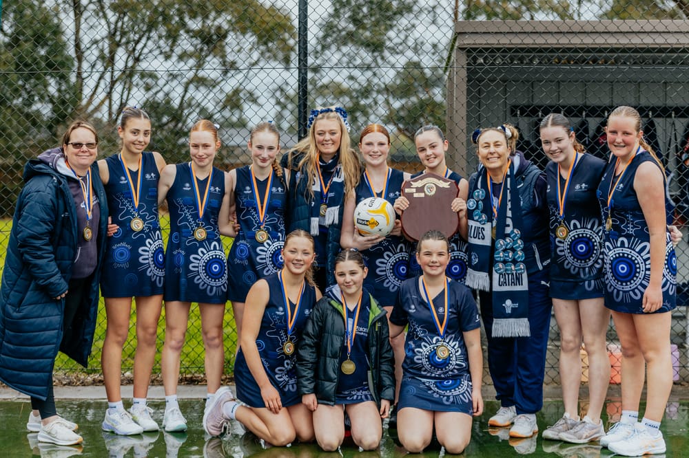 Brilliant Blues take title post image