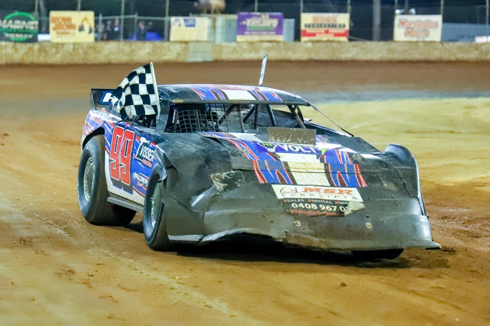 Formula 500s light up Nyora post image