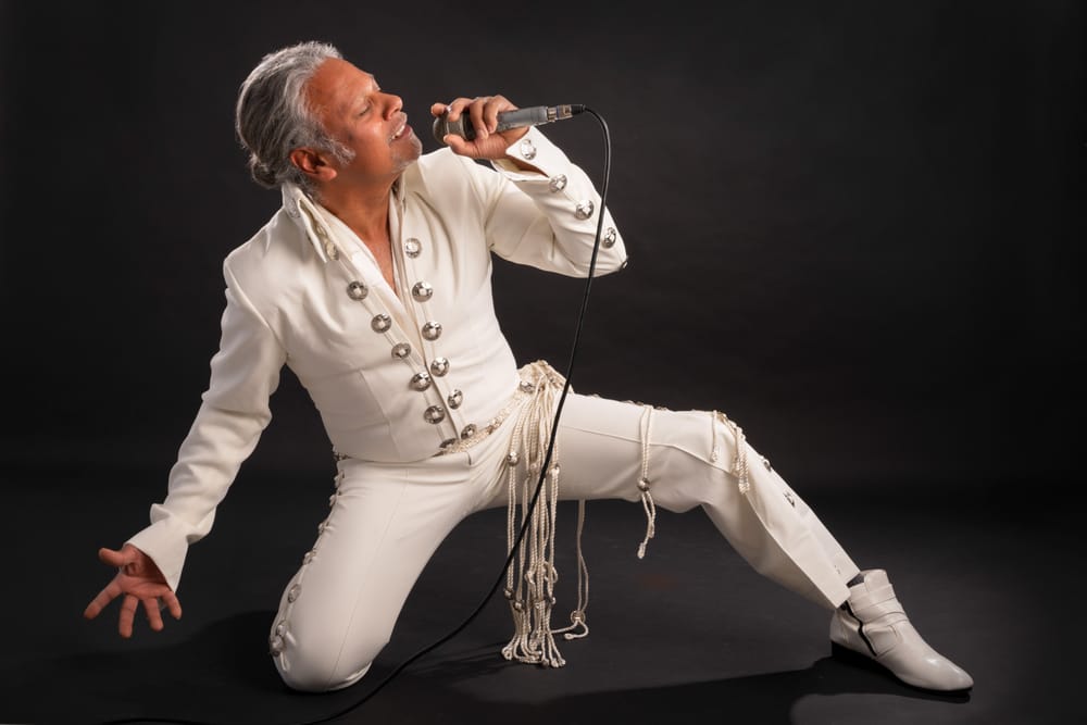 Thorpdale musician's tribute to Elvis post image