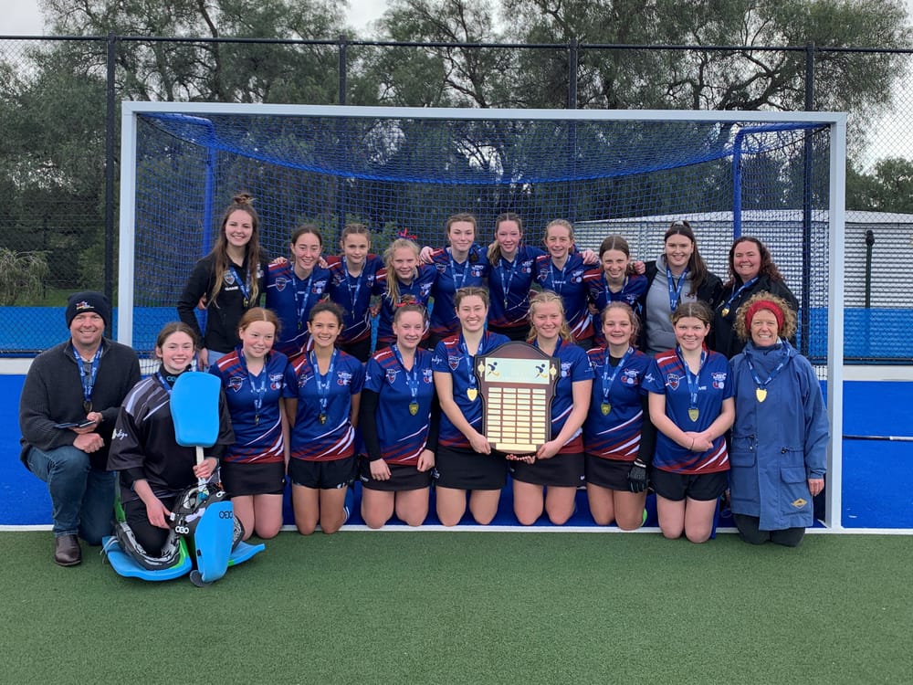 Gippsland Bulls win gold at state hockey championships post image