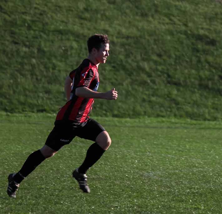 United stumble at home post image