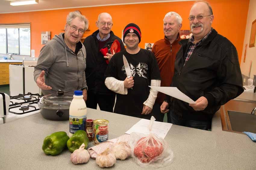 Men surviving in the kitchen post image