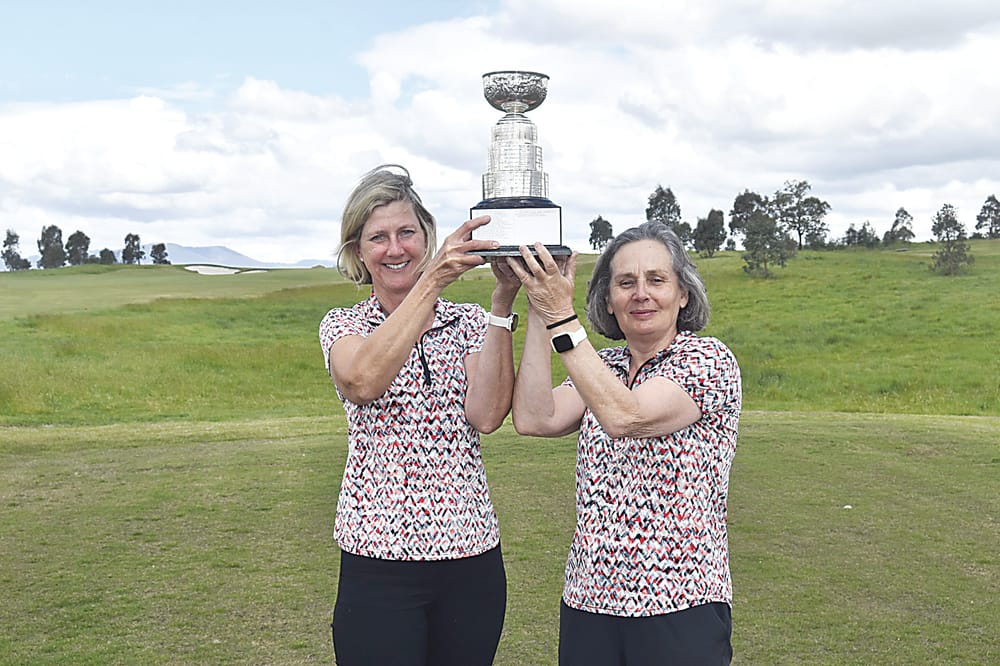 Traf golfers take title post image