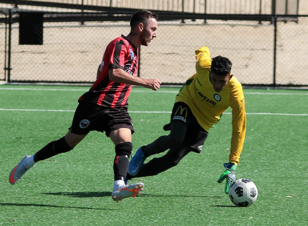 United score 10 in record win to open season post image