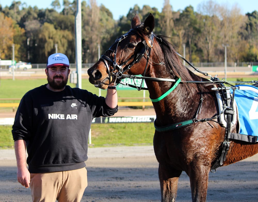 Phillips wins 200th race post image