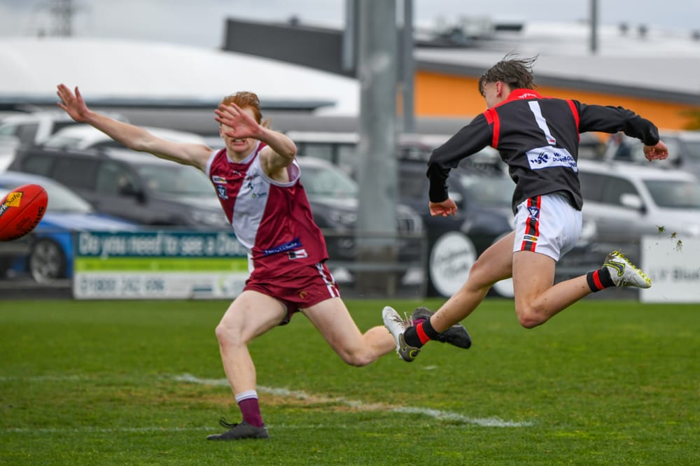 Gulls hold on to make grand final post image