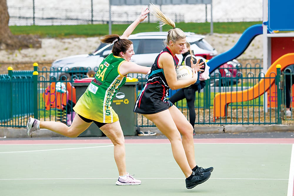 Gulls not able to defeat strong Parrots post image