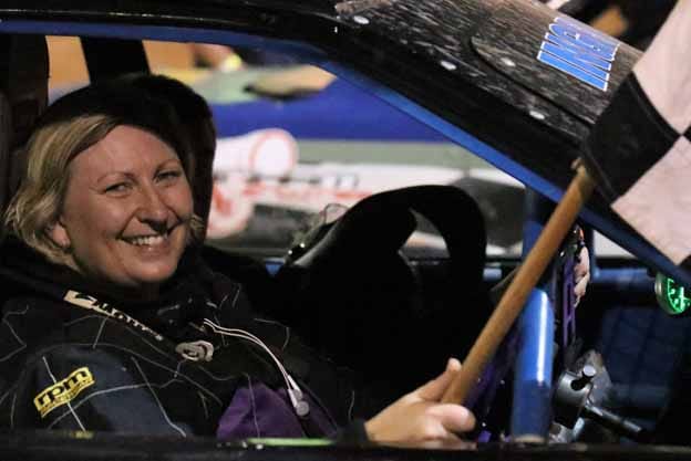 Tracey races to crown post image