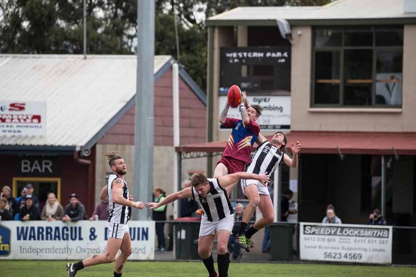 Gulls and Hawks battle for top five post image