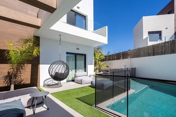 Pool landscaping ideas for cohesive backyard design post image