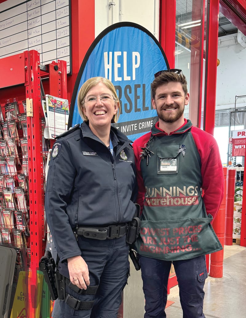 Cops chat to community post image