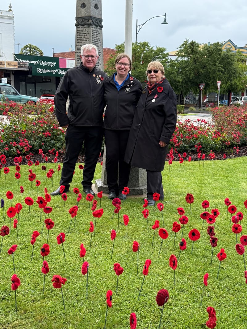 Crowds brave weather post image