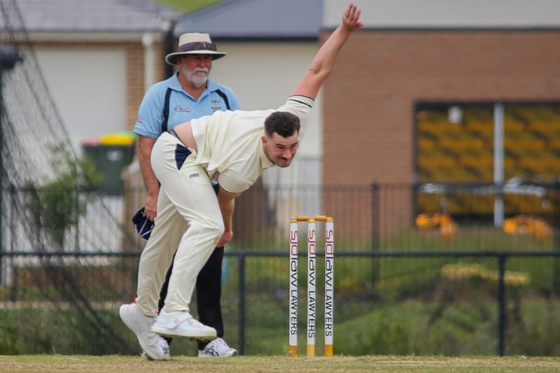 Cats wallop Warriors in division one post image